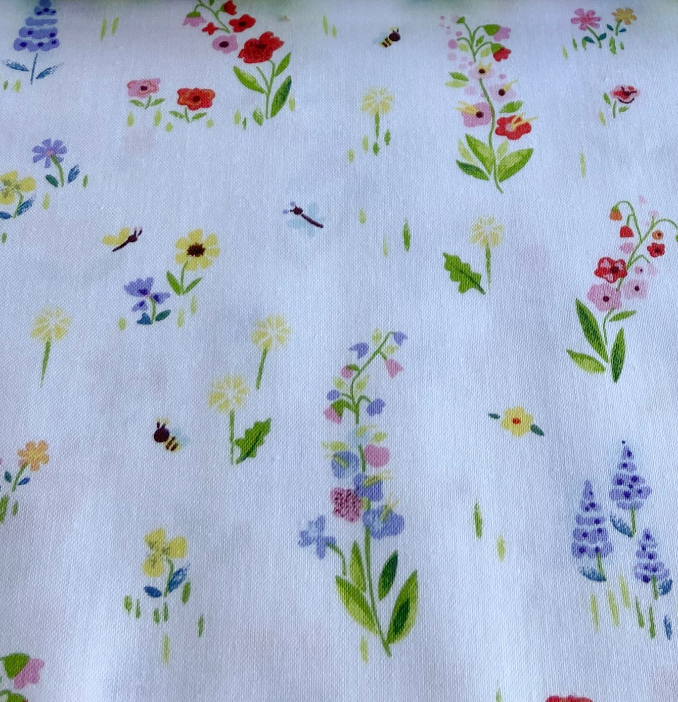 100 Aker Woods White Picnic Meadow 1 METRE PIECE